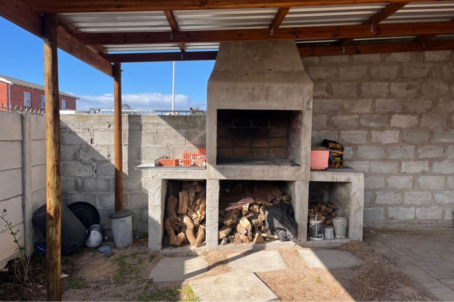 2 Bedroom Property for Sale in Walmer Link Eastern Cape